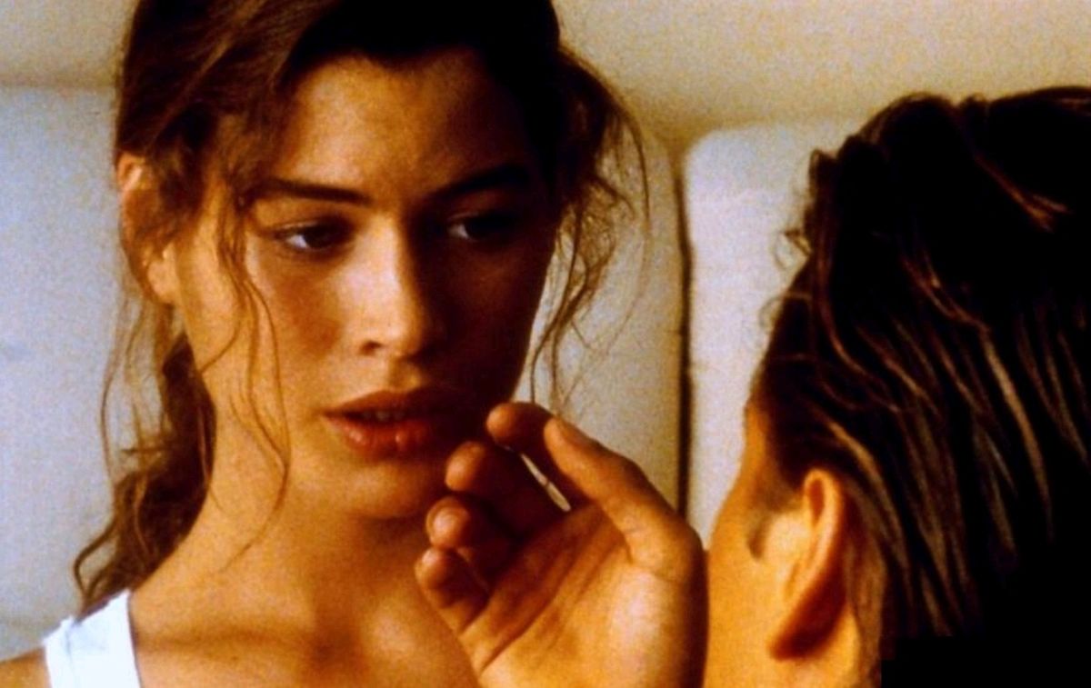 W filmie "Dzika orchidea" zagrała u boku przyszłego męża, Mickey Rourke'a