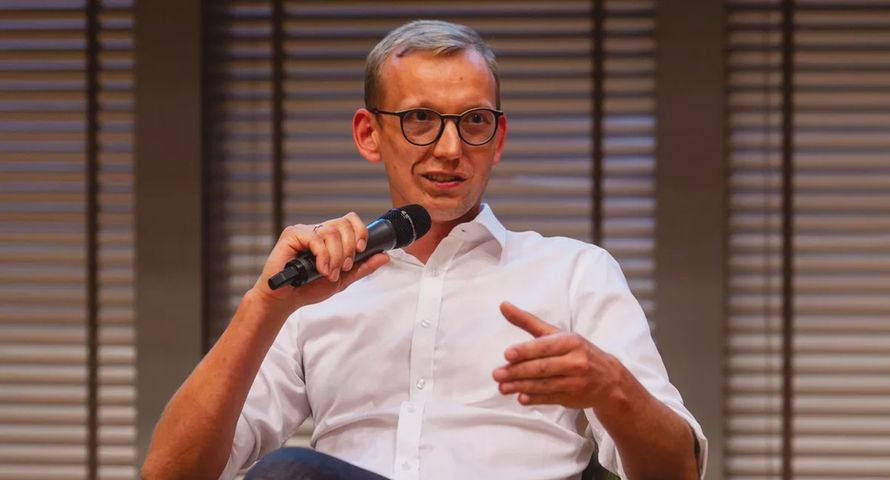 Michał Kwietniewski z awansem w Lighthouse