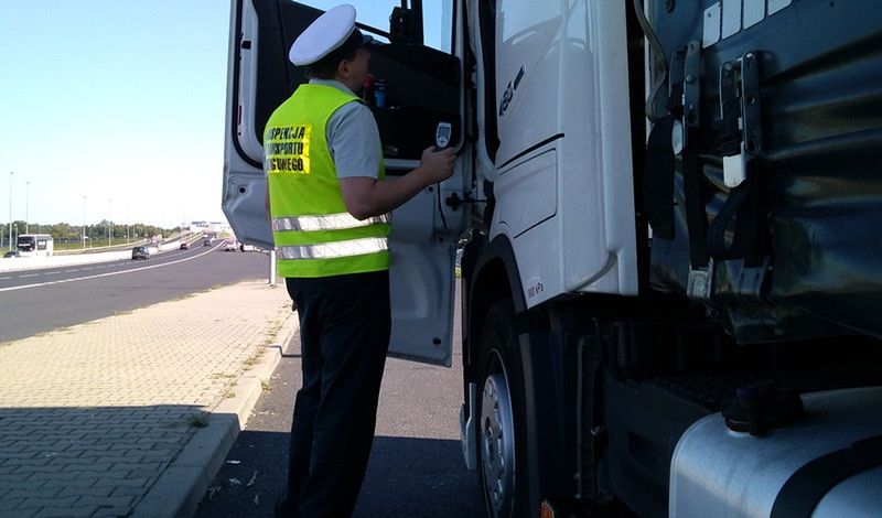 Funkcjonariusze GITD sprawdzali trzeźwość na autostradzie. Żaden kierowca nie wpadł