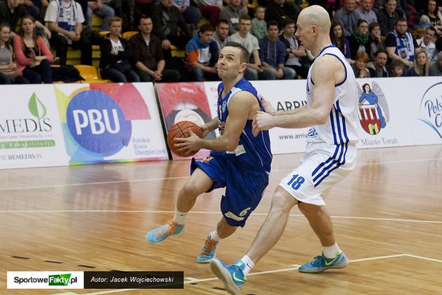 Tomasz Ochońko (po lewej) zostaje w Stali Ostrów!