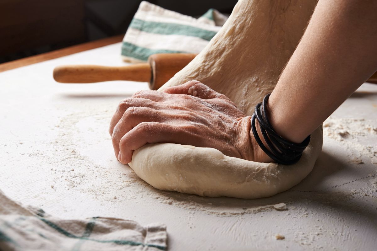 Jak upiec chleb w domu? Metody wypieku i proste przepisy