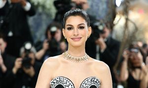 Anne Hathaway zachwycona Tomem Hollandem. "To wymarzony syn"