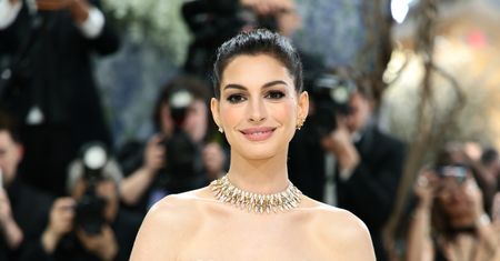 Anne Hathaway zachwycona Tomem Hollandem. "To wymarzony syn"