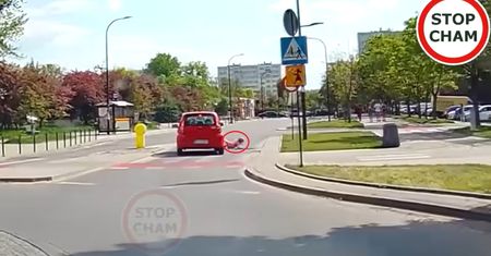 Potrącił dziecko na pasach i odjechał. Jest wideo