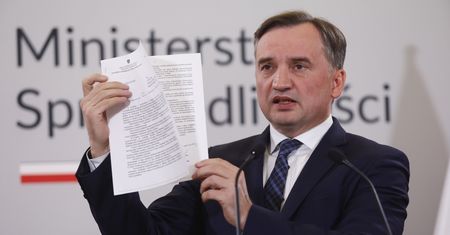 Stracili dorobek życia. Ziobro składa skargę nadzwyczajną