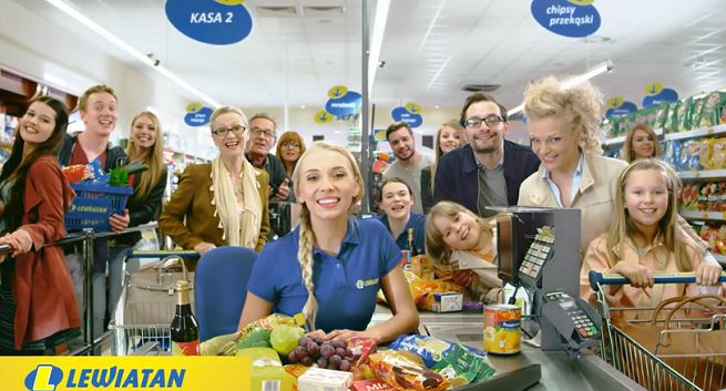 „Do Lewiatana jeden krok” w musicalowej reklamie sklepów Lewiatan (wideo)