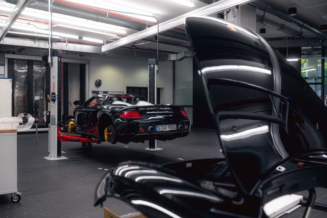 Warsztat przy muzeum Porsche w Zuffenhausen