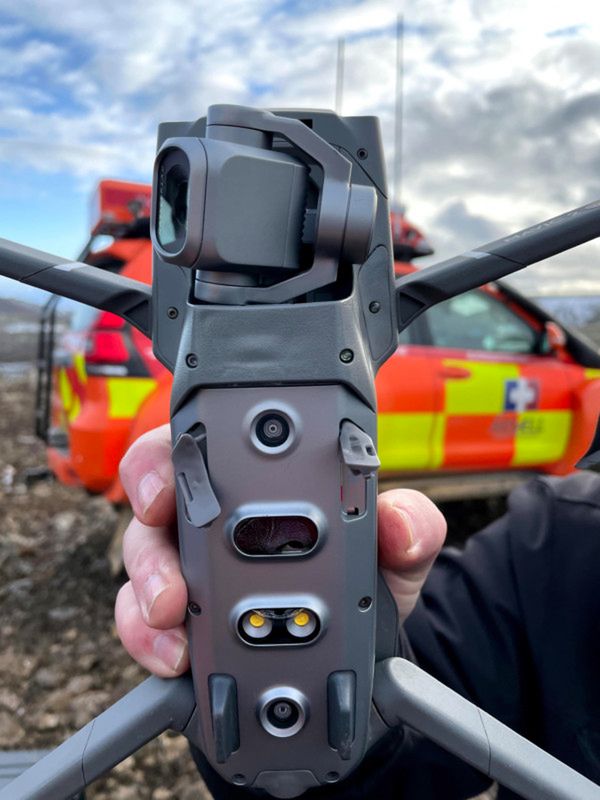 Wleciał dronem do wulkanu. Można było to przewidzieć 2