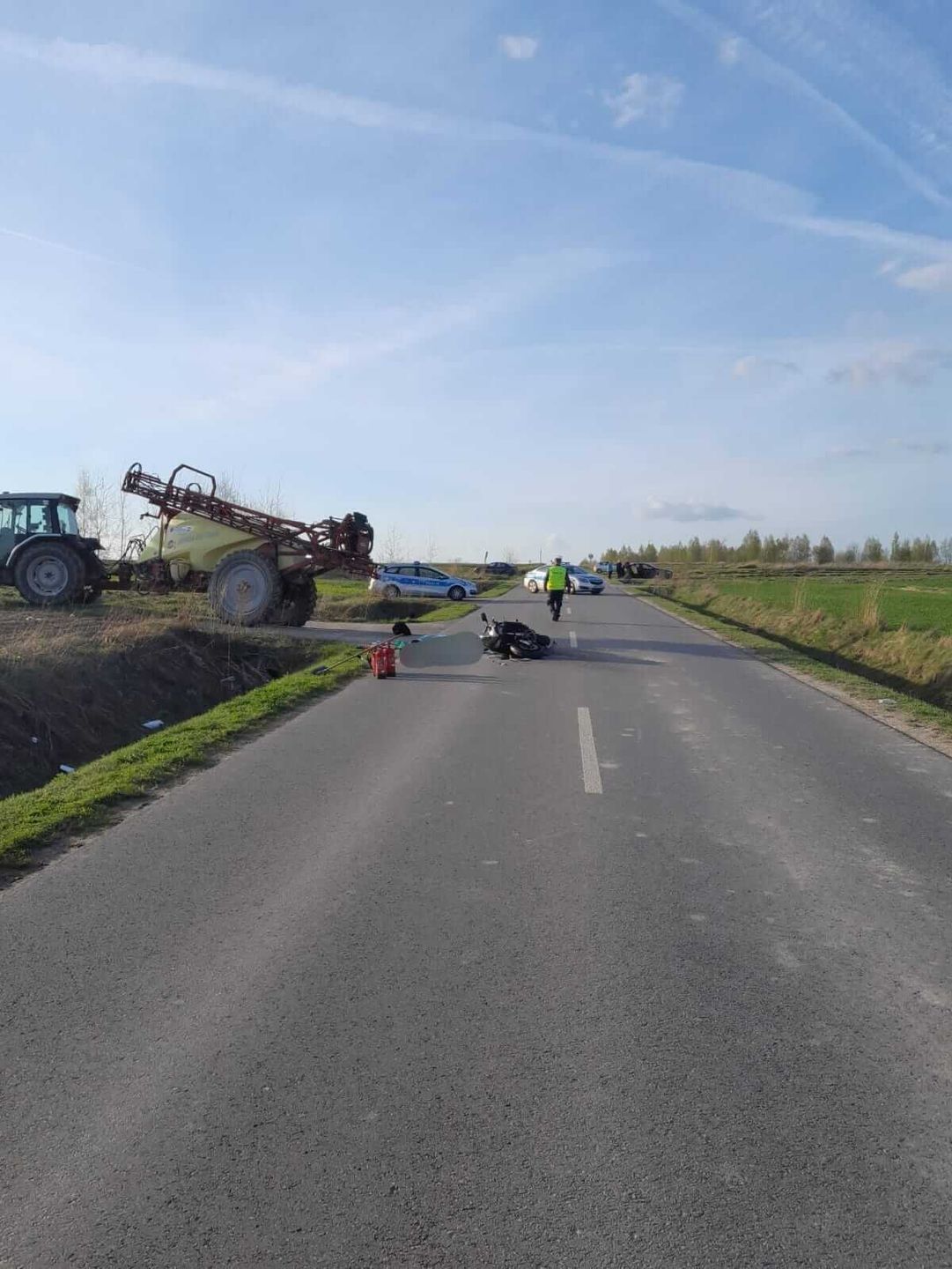 Motocyklista zderzył się z ciągnikiem rolniczym w Mętowie