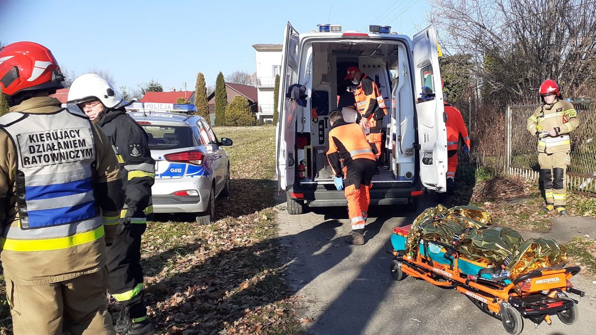 82-latka została przetransportowana do szpitala w Dąbrowie Tarnowskiej.