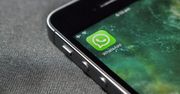WhatsApp nie zmienia motywu na różowy. Ta wersja aplikacji to wirus