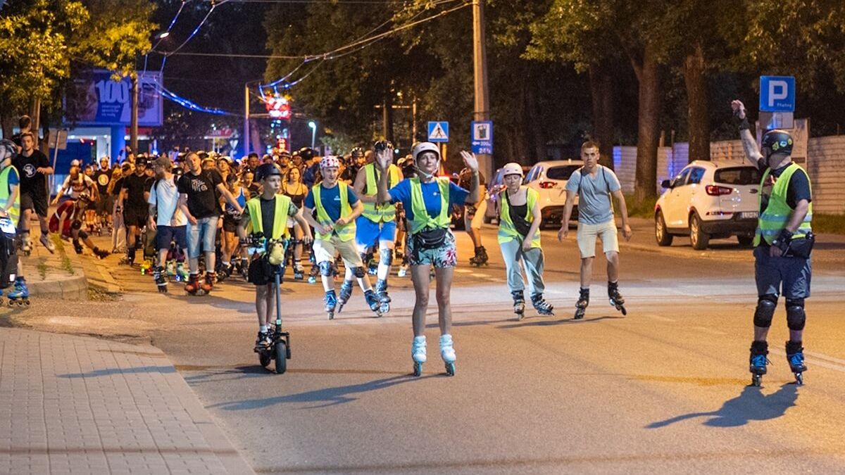 Nocny przejazd rolkarzy ulicami Lublina