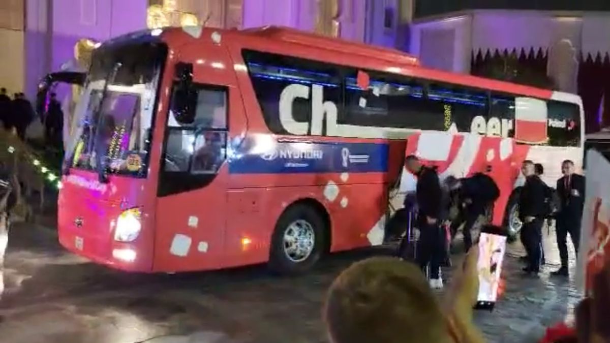 WP SportoweFakty / Na zdjęciu: autokar polskiej kadry