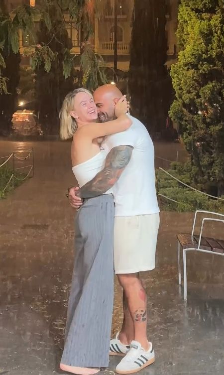 Akop Szostak tańczył z ukochaną w deszczu