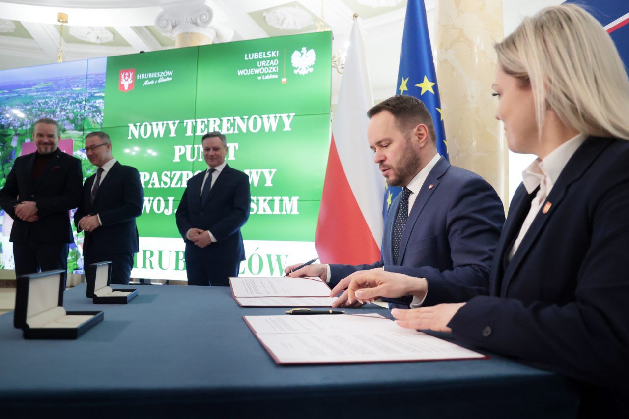 Mieszkańcy Hrubieszowa nie muszą już jeździć. Paszport wyrobią na miejscu