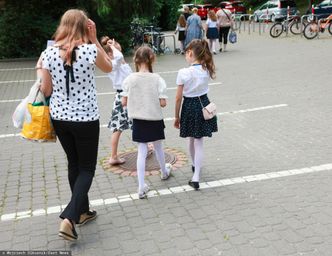 Pieniądze płyną już na konta rodziców. ZUS: potrzebny wniosek