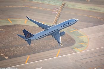 Boeing uderzył w balon. Kapitan został ranny