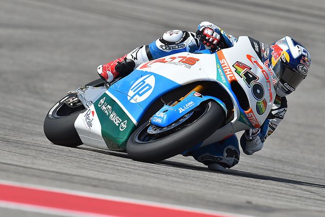 Viñales bardzo szybko opanował jazdę na motocyklu klasy Moto2 (fot. PONS HP 40)