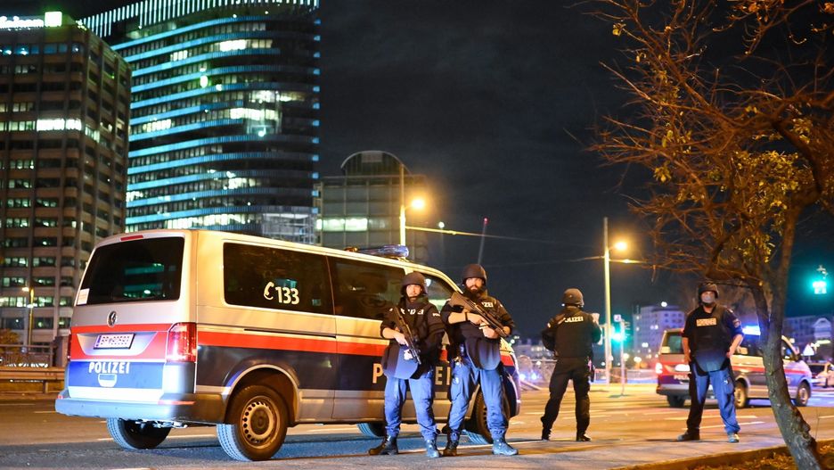Austria. Strzały w Wiedniu. Trwa obława na terrorystów. Rośnie liczba ofia