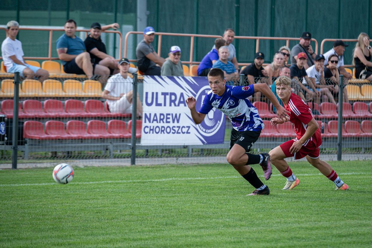 Klasa okręgowa. GKS Gródek i Puszcza Hajnówka na czele, efektowne otwarcie rezerw ŁKS-u Łomża