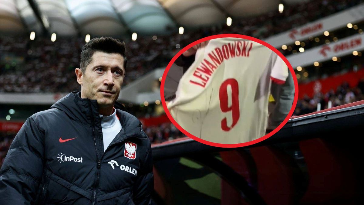 Getty Images / Jakub Porzycki/NurPhoto via Getty Images / Na zdjęciu: Robert Lewandowski i podpisana przez niego koszulka