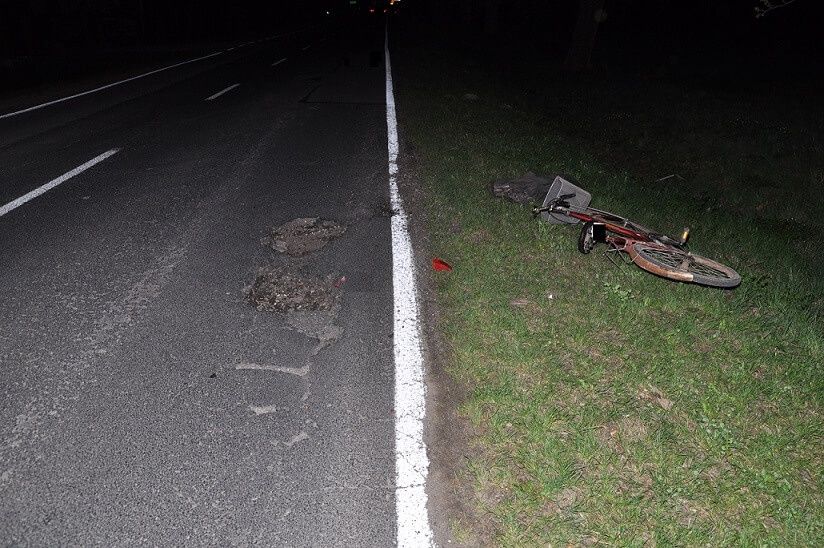 Potrącenie rowerzysty przez ciężarówkę