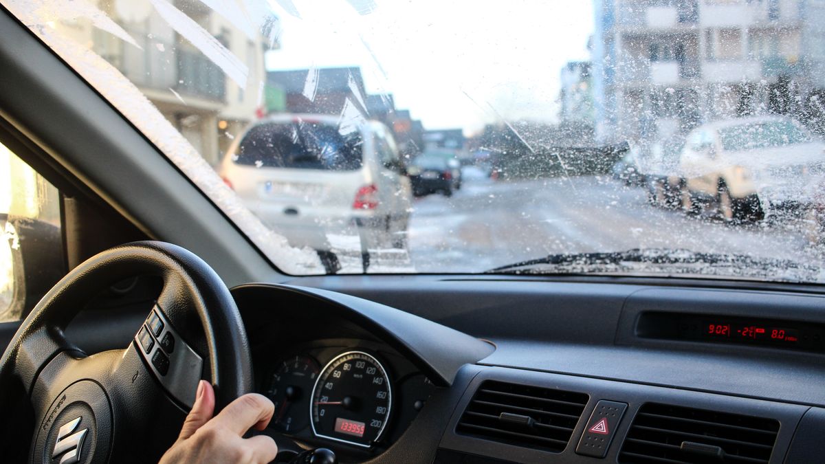 NAVITEL prezentuje nowy model rejestratora, który przyda się w aucie (Getty Images)