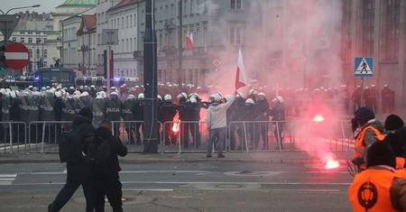 Marsz Niepodległości. Szef MSWiA o działaniach policji