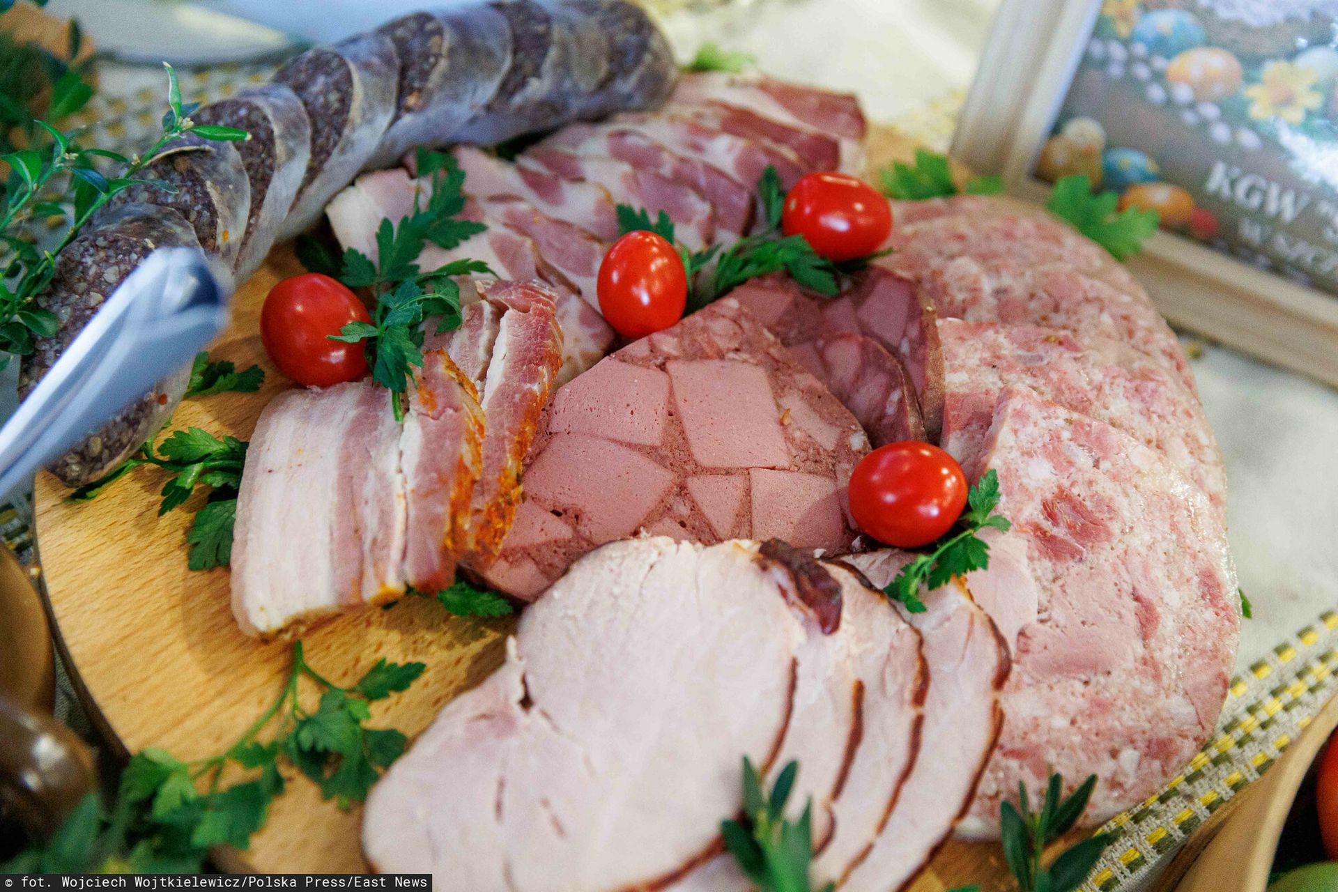Polacy chcą, żeby było miło. Oto ile w tym roku wydadzą na Wielkanoc