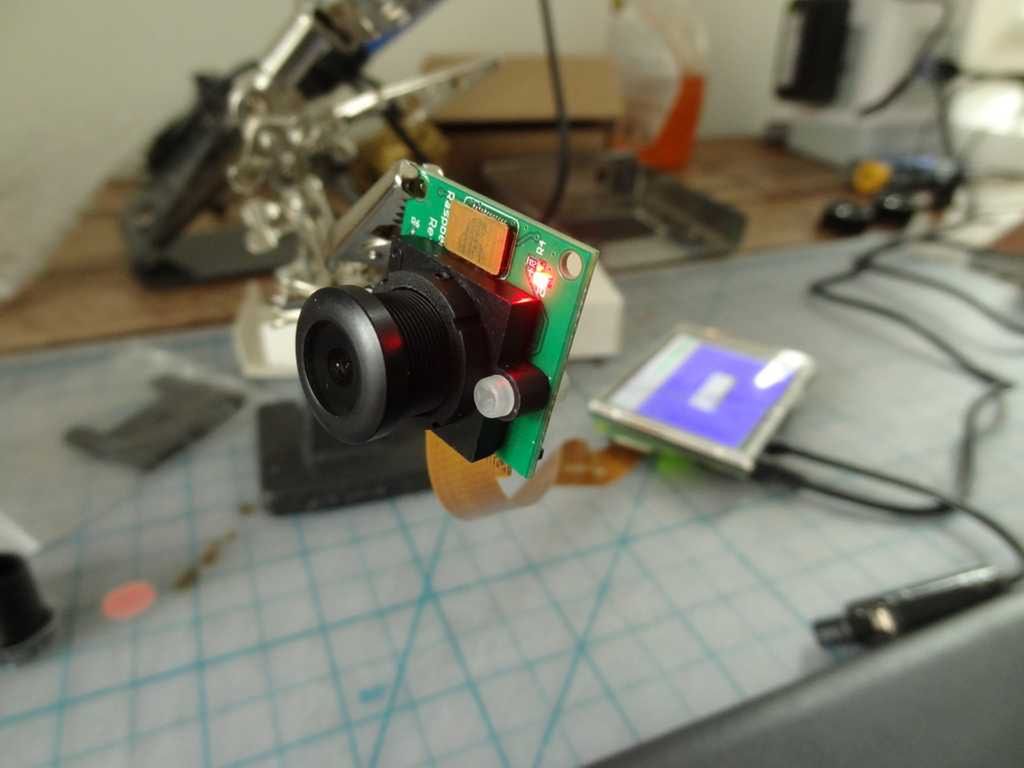 Legendarny Polaroid SX-70 wskrzeszony, jako aparat cyfrowy 8