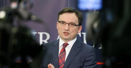 Nowe stawki wypchną z rynku młodych komorników? Resort sprawiedliwości szykuje kontrowersyjną ustawę