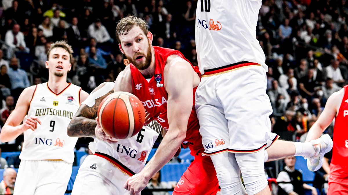 PAP/EPA / FILIP SINGER / Na zdjęciu: Michał Sokołowski