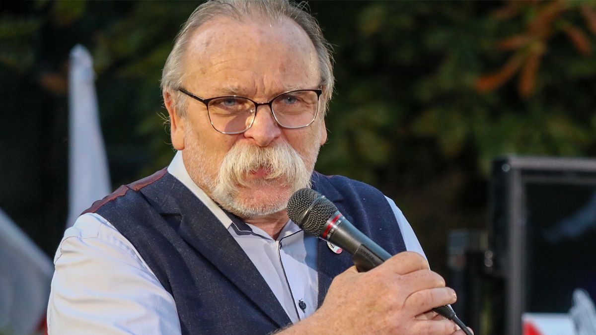 Adam Borowski miał udar. Znany opozycjonista trafił do szpitala