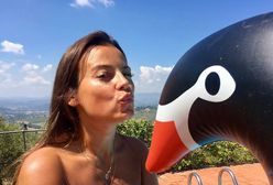 Tęskni za wakacjami i publikuje zdjęcie w bikini. Fani zazdroszczą jej figury