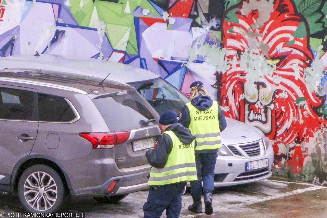 Straż miejska ukarze za parkowanie na podstawie zdjęcia. Przynajmniej w teorii