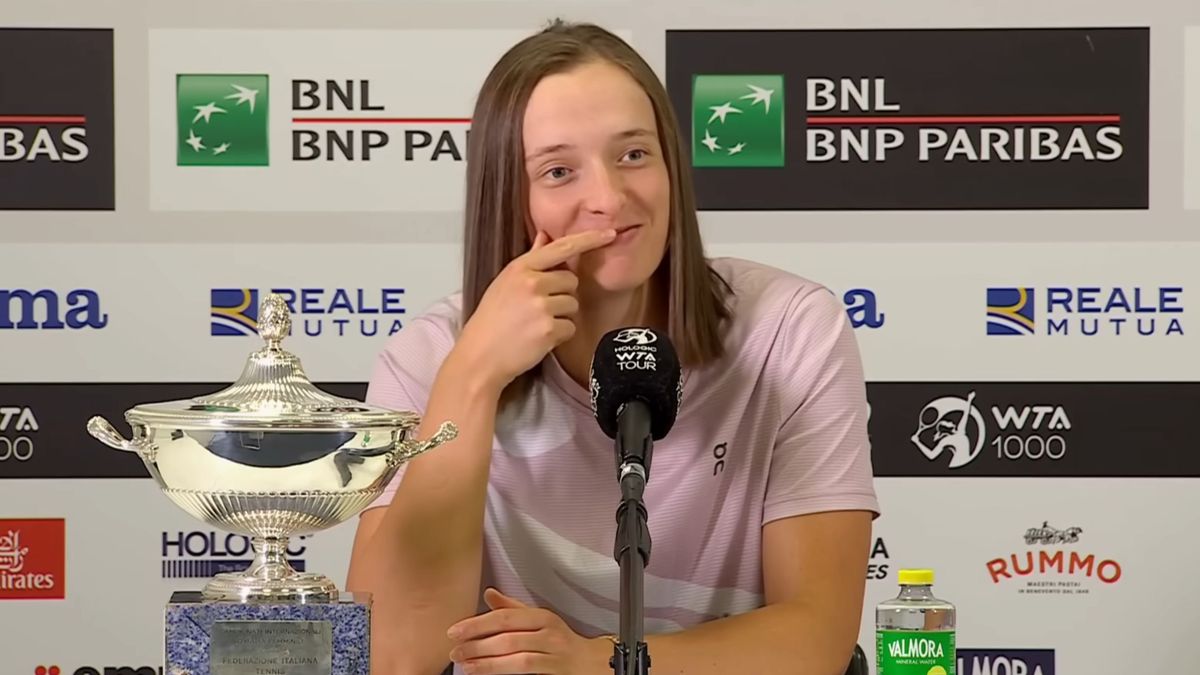 Zdjęcie okładkowe artykułu: YouTube / Tennis_Today / Iga Świątek uśmiechnęła się po pytaniu Włocha