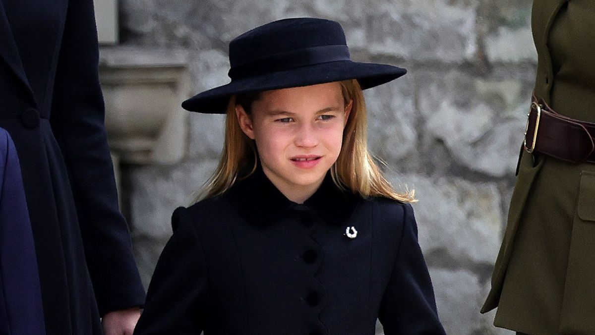 Księżniczka Charlotte miała przypiętą podkowę na pogrzebie swojej prababci.