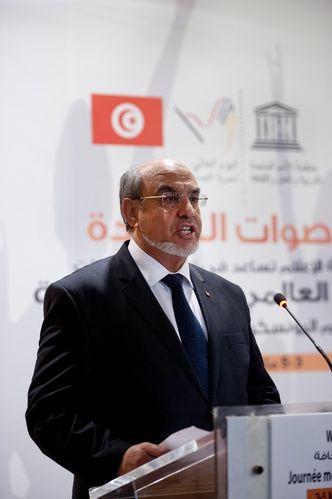 Premier Tunezji podał się do dymisji