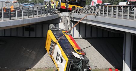 Warszawa. Wypadek autobusu na trasie S8. Jest akt oskarżenia przeciw kierowcy