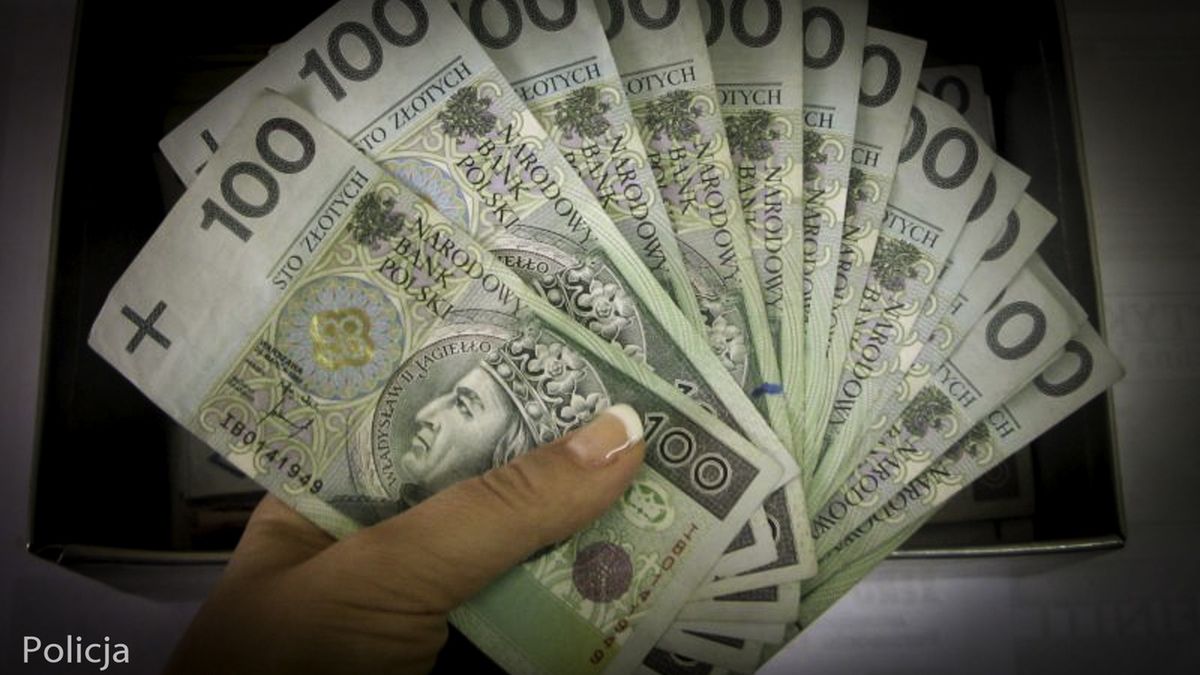 Senior przekazał oszustom  100 tys. zł. Nie wierzył Policjantom