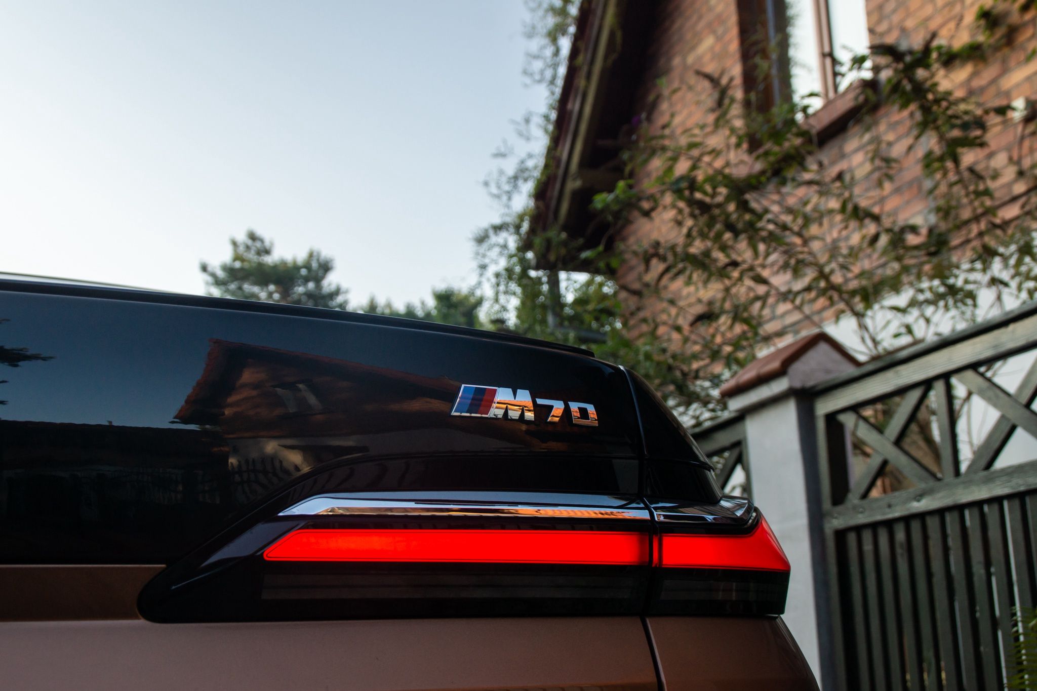BMW i7 M70