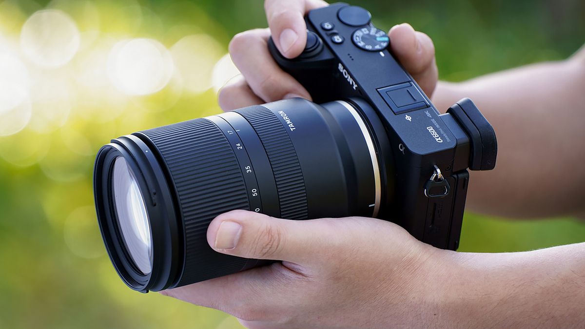 Tamron 17-70 f/2.8 Di III-A VC RXD to uniwersalny zoom do aparatów APS-C Sony 1