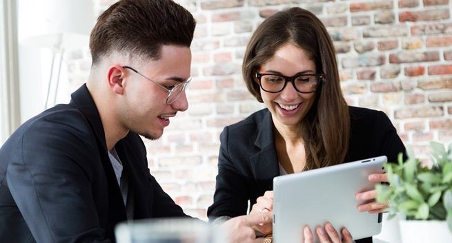 Kiedy warto zdecydować się na współpracę z agencją SEO, a kiedy zrezygnować?