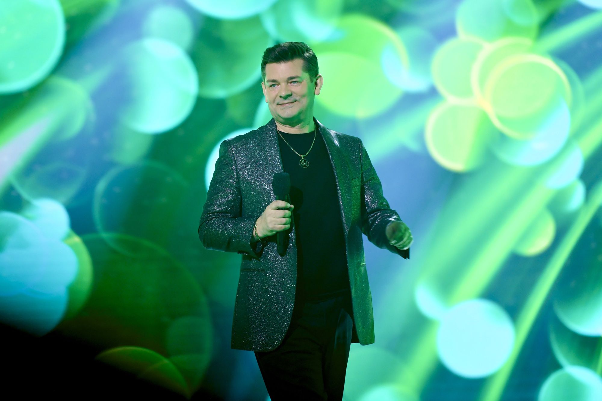 Zenek Martyniuk na konferencji "Sylwestra Marzeń z Dwójką". Towarzyszyła mu Danuta Martyniuk