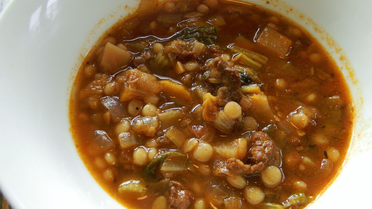 Zagęszczona zupa warzywna na wołowinie (do kupienia gotowa do spożycia)