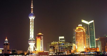 Giełdy w Azji w dół. Chiny martwi spadek juana, Japończycy patrzą na USA
