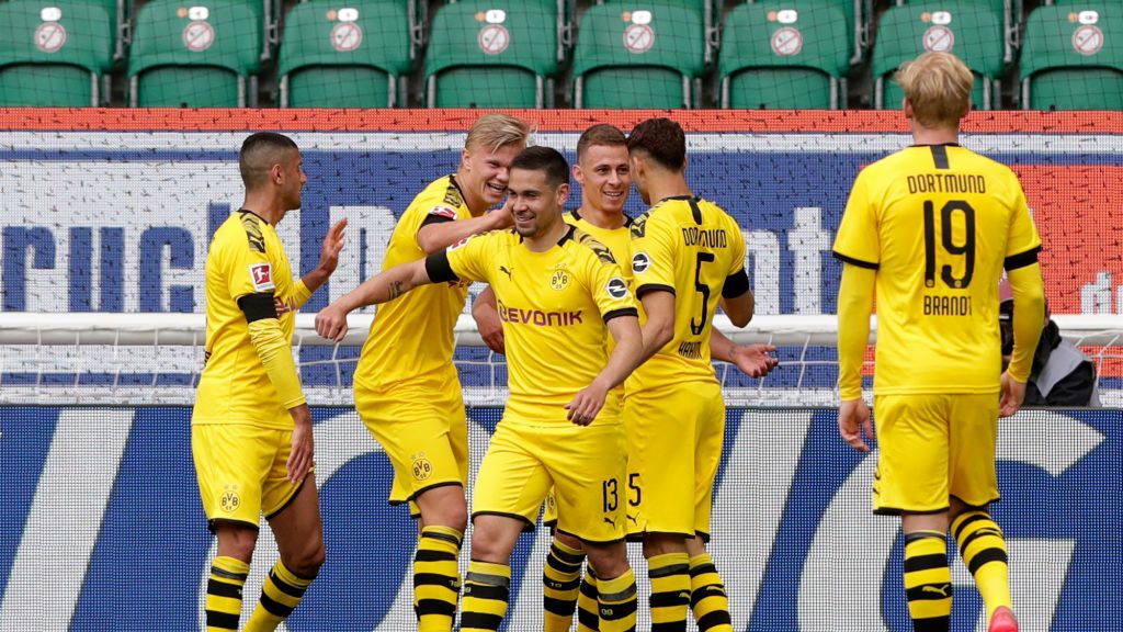 Getty Images / Michael Sohn / Na zdjęciu: piłkarze Borussii Dortmund