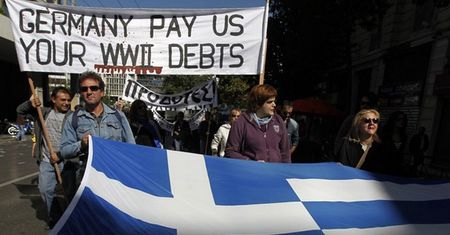 Strefa euro zawiesiła ulgi Grecji w spłacaniu zadłużenia