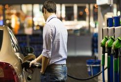 Ile litrów benzyny kupi za średnią pensję Polak, a ile Amerykanin?