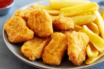 Moje nuggetsy z kurczaka smakują jak te z McDonald's. A mam na nie banalny sposób